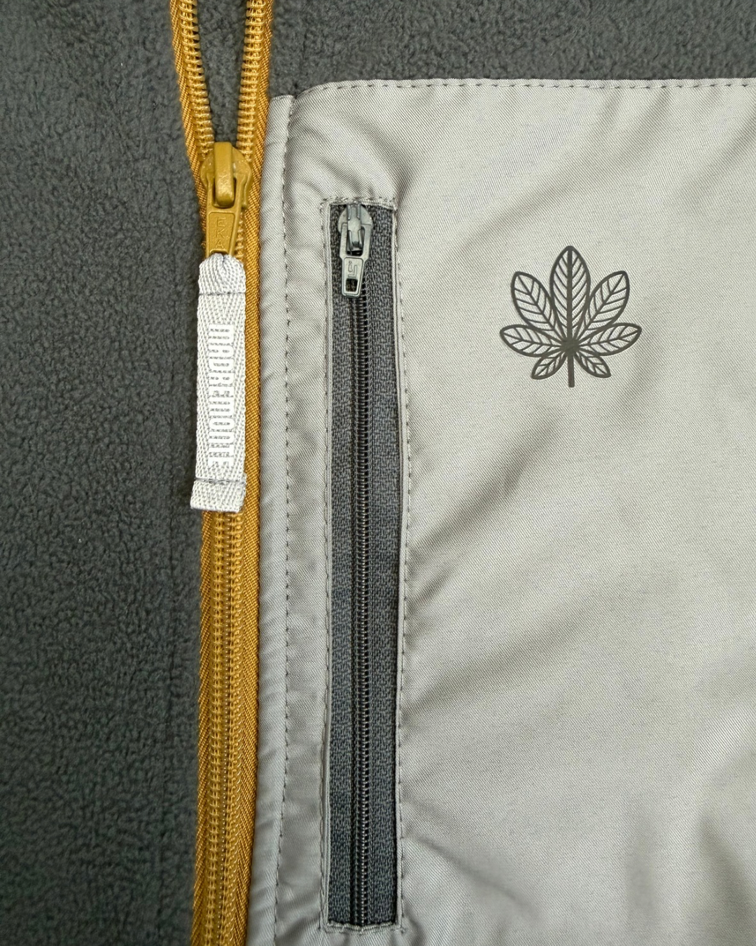 CHAQUETA POLAR TÉRMICA GRIS OSCURO